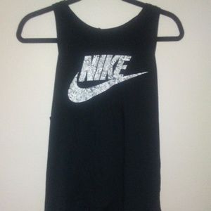 Women's Large Black Nike Logo Tank Top